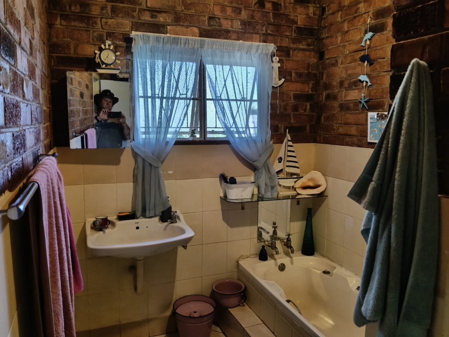 8 Bedroom Property for Sale in Brits Rural North West